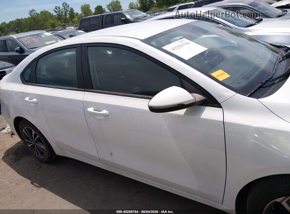 3KPF24AD7PE687234 2023 KIA FORTE White უკანა სალონის ხედი