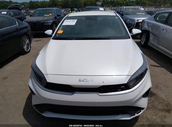 3KPF24AD7PE687234 2023 KIA FORTE White ხელსაწყოთა პანელის ხედი