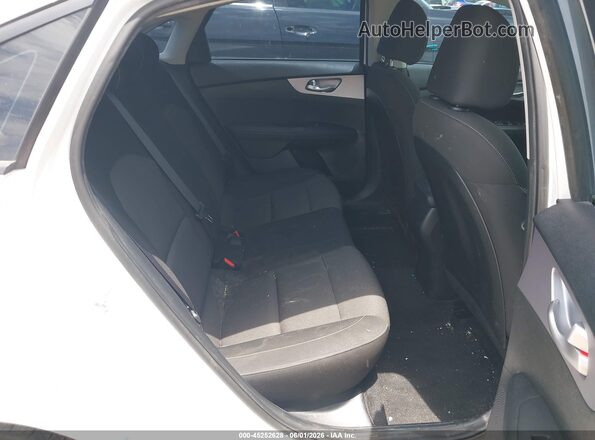 3KPF24AD7RE759472 2024 KIA FORTE White VIN კოდის სტიკერის ხედი