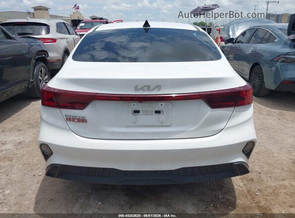 3KPF24AD7RE759472 2024 KIA FORTE White 