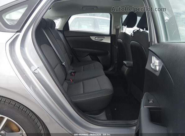 3KPF24AD7RE764025 2024 KIA FORTE Gray VIN կոդի պիտակի տեսք