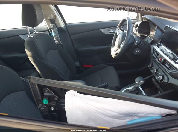 3KPF24AD7RE771895 2024 KIA FORTE Black Widok wnętrza z przodu