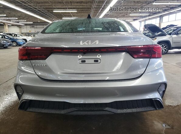 3KPF24AD7RE795047 2024 KIA FORTE Серый 