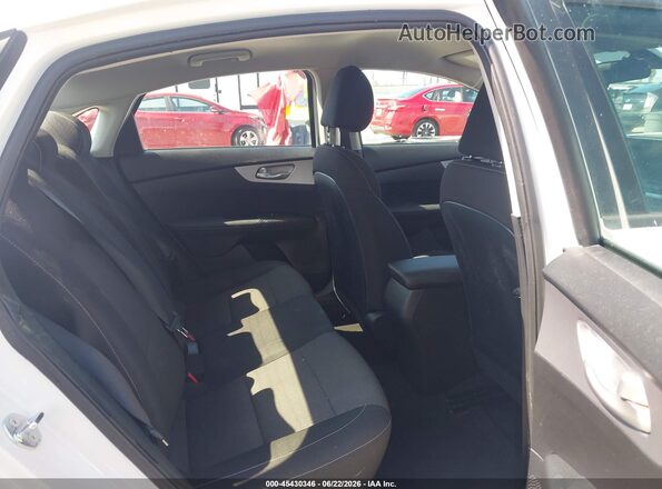 3KPF24AD7RE798773 2024 KIA FORTE White VIN կոդի պիտակի տեսք