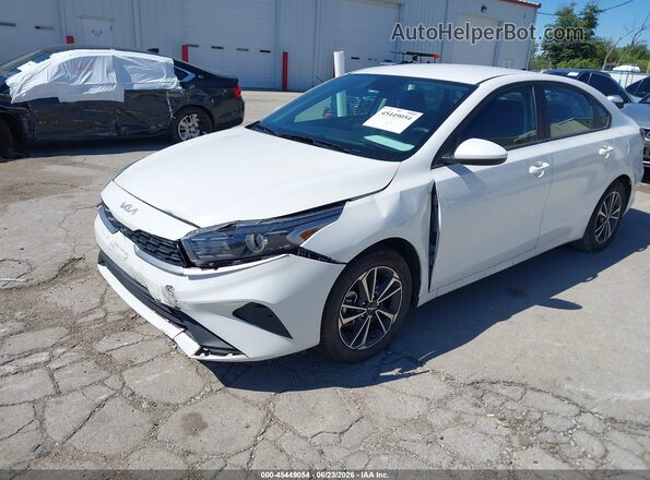 3KPF24AD7RE803034 2024 KIA FORTE Белый Передняя левая четверть