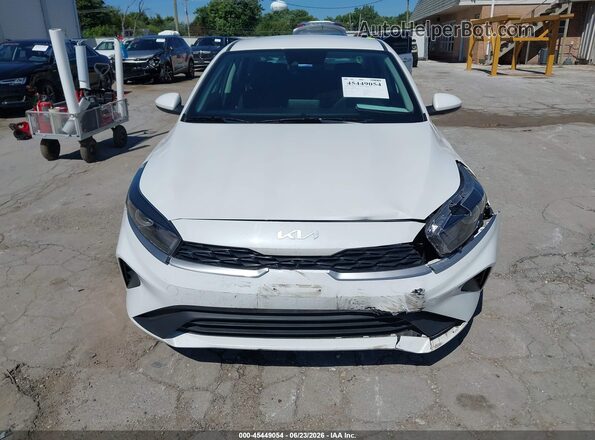 3KPF24AD7RE803034 2024 KIA FORTE Белый Вид щитка приборов