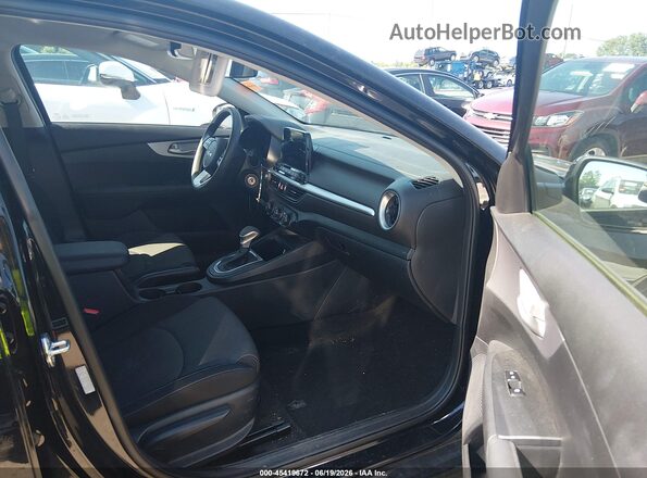 3KPF24AD7RE812218 2024 KIA FORTE Black Vista interior delantera