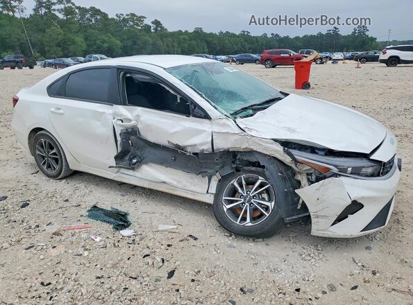 3KPF24AD7RE815846 2024 KIA FORTE White 