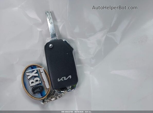 3KPF24AD7RE830069 2024 KIA FORTE Gray Widok deski rozdzielczej