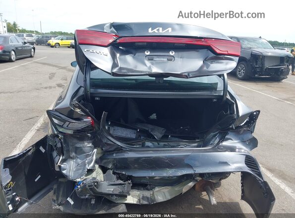 3KPF24AD7RE830069 2024 KIA FORTE Gray Widok z przodu