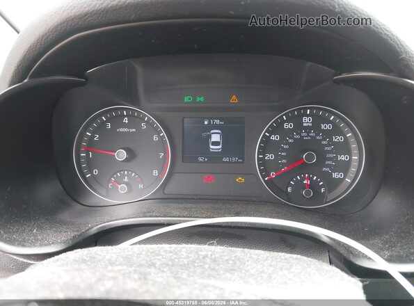 3KPF24AD8KE034520 2019 KIA FORTE Gray Vista de los asientos traseros