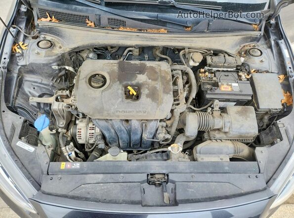 3KPF24AD8KE110592 2019 KIA FORTE Gray Rear interior view