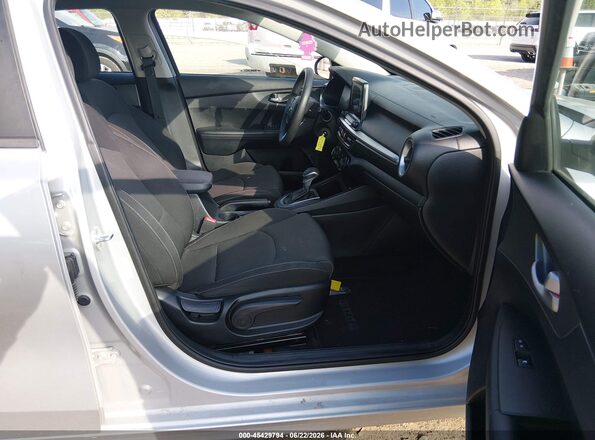3KPF24AD8KE113170 2019 KIA FORTE Silver Вид салону спереду