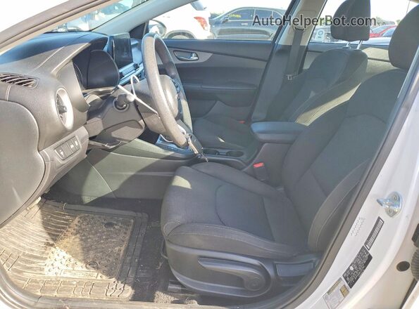 3KPF24AD8LE227865 2020 KIA FORTE White Widok wnętrza z przodu
