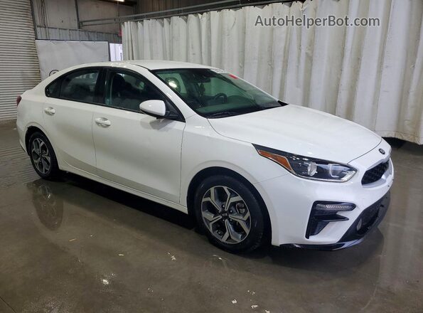 3KPF24AD8ME288828 2021 KIA FORTE White Przód prawy