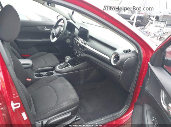3KPF24AD8ME311671 2021 KIA FORTE Red Вид салону спереду