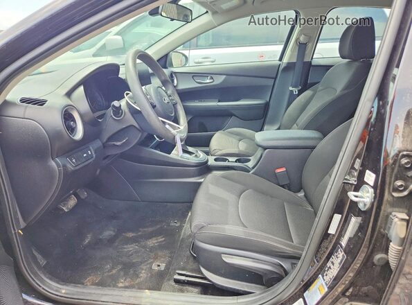3KPF24AD8ME387973 2021 KIA FORTE Black 