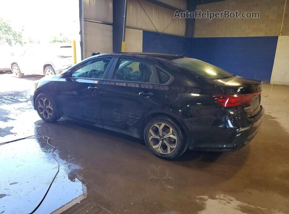 3KPF24AD8ME387973 2021 KIA FORTE Black 