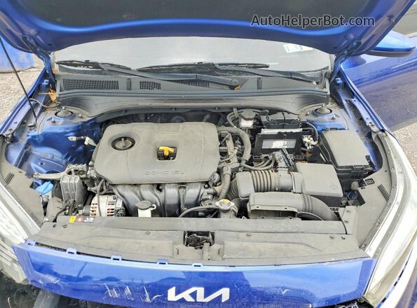3KPF24AD8NE446134 2022 KIA FORTE Blue Vista interior trasera