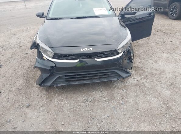 3KPF24AD8NE499402 2022 KIA FORTE Черный Вид спереди