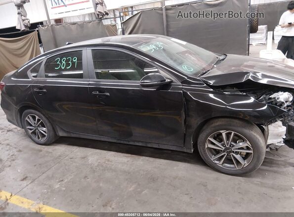3KPF24AD8PE554241 2023 KIA FORTE Black Widok wnętrza z tyłu