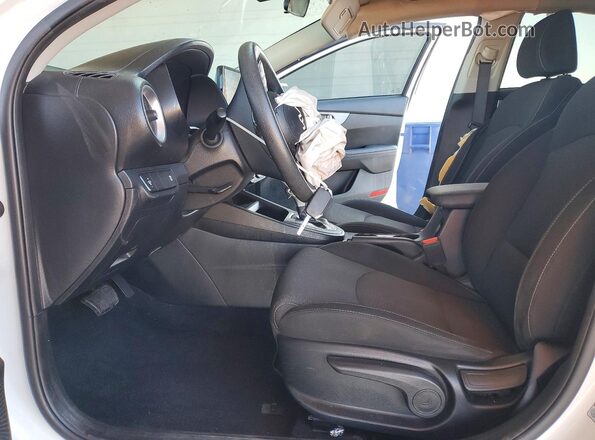 3KPF24AD8PE618892 2023 KIA FORTE White 
