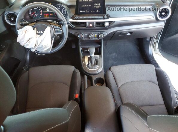 3KPF24AD8PE618892 2023 KIA FORTE White 
