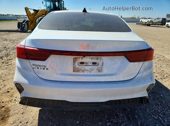 3KPF24AD8PE643792 2023 KIA FORTE White Rear view