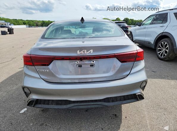 3KPF24AD8RE780296 2024 KIA FORTE Silver უკანა ხედი