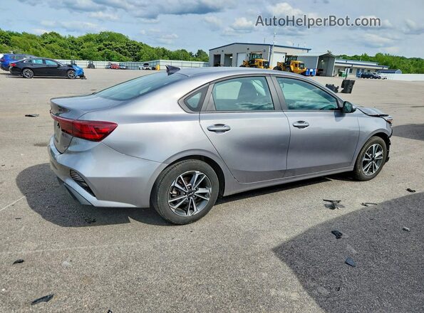 3KPF24AD8RE780296 2024 KIA FORTE Silver უკანა მარჯვენა