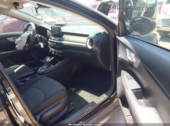 3KPF24AD8RE792755 2024 KIA FORTE Black Vista interior delantera
