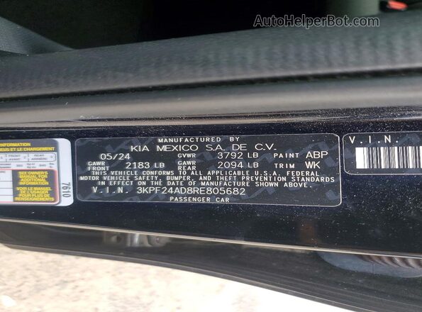 3KPF24AD8RE805682 2024 KIA FORTE Black Vista del compartimento del motor