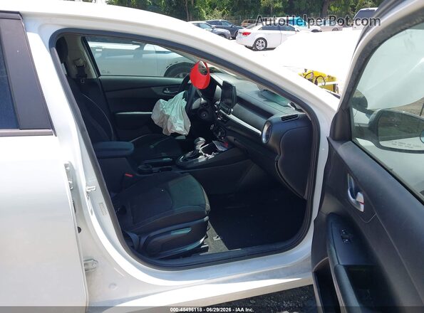 3KPF24AD9KE111430 2019 KIA FORTE White Widok wnętrza z przodu