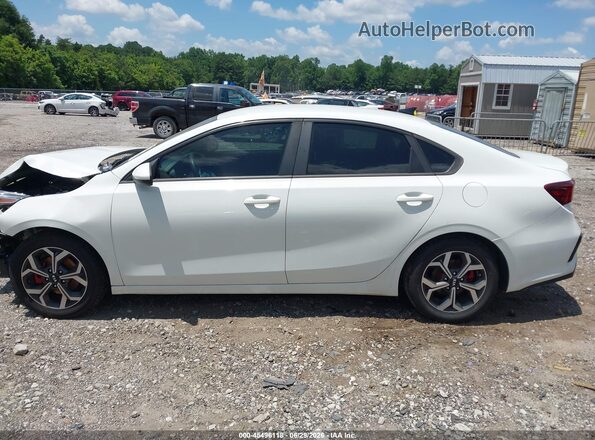 3KPF24AD9KE111430 2019 KIA FORTE White Widok wnętrza z tyłu