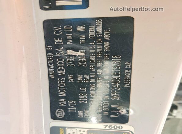 3KPF24AD9LE192818 2020 KIA FORTE White Widok komory silnika