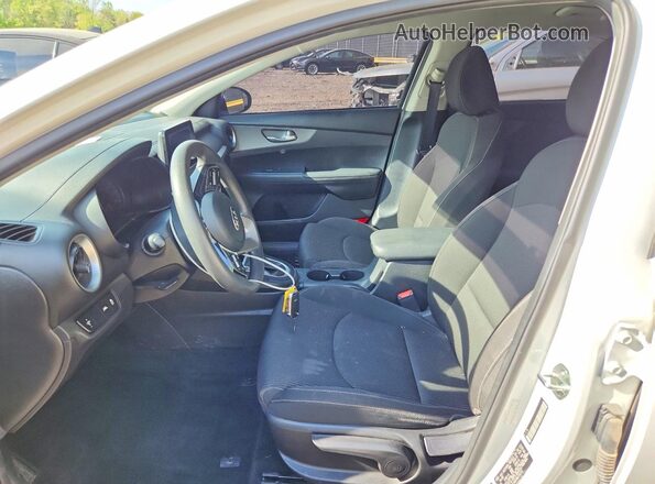 3KPF24AD9ME290751 2021 KIA FORTE White 
