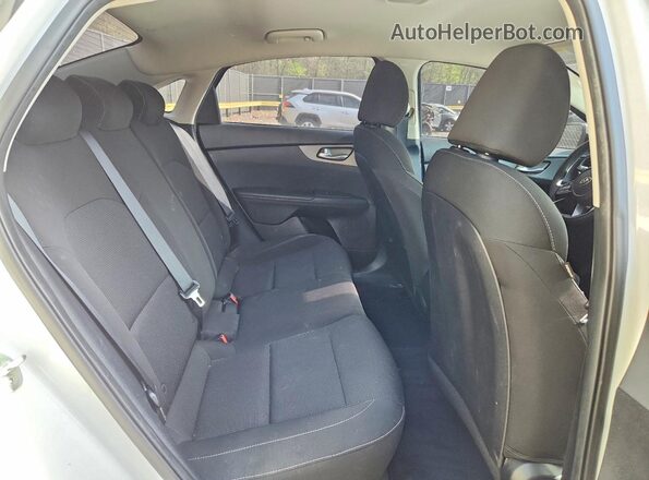 3KPF24AD9ME290751 2021 KIA FORTE White 