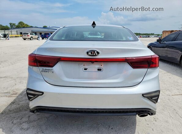 3KPF24AD9ME331976 2021 KIA FORTE Серебряный Вид сзади