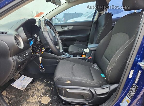 3KPF24AD9ME370194 2021 KIA FORTE Blue Vista interior delantera