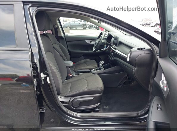 3KPF24AD9PE512600 2023 KIA FORTE Black Вид салону спереду