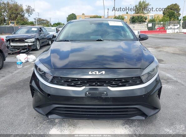 3KPF24AD9PE512600 2023 KIA FORTE Black Вид задньої частини салону