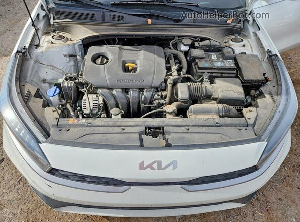 3KPF24AD9PE520552 2023 KIA FORTE White 