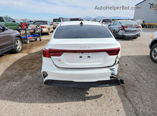 3KPF24AD9PE520552 2023 KIA FORTE White 
