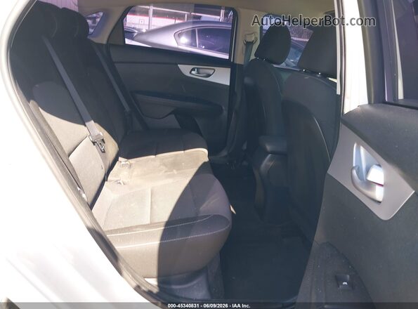 3KPF24AD9PE538873 2023 KIA FORTE White Widok naklejki z numerem VIN