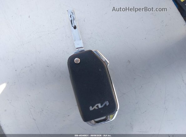 3KPF24AD9PE538873 2023 KIA FORTE White Widok deski rozdzielczej