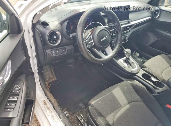 3KPF24AD9PE597079 2023 KIA FORTE White 