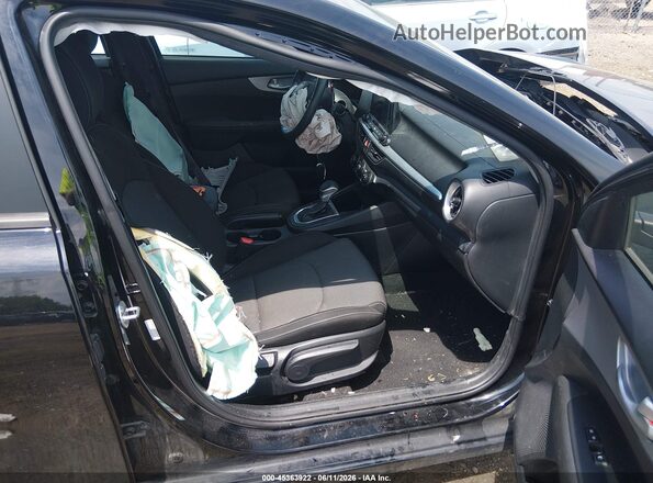 3KPF24AD9PE686263 2023 KIA FORTE Black Widok wnętrza z przodu