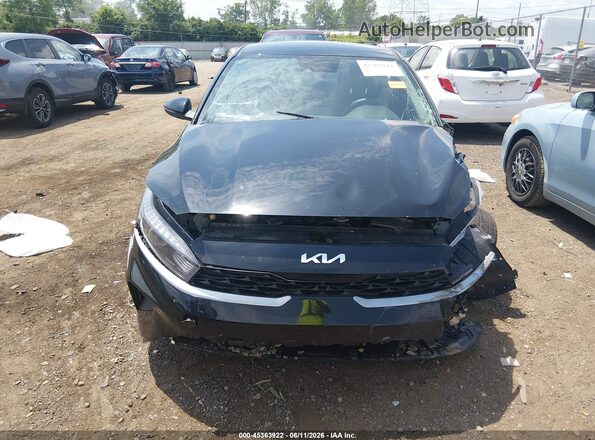 3KPF24AD9PE686263 2023 KIA FORTE Black Widok wnętrza z tyłu