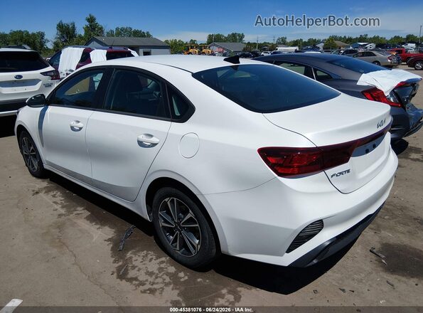 3KPF24AD9RE786253 2024 KIA FORTE White Trasero izquierdo