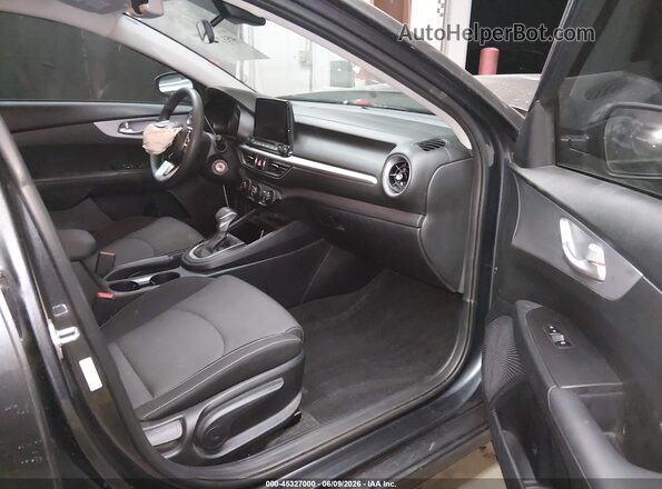 3KPF24AD9RE802502 2024 KIA FORTE Gray Vista interior delantera